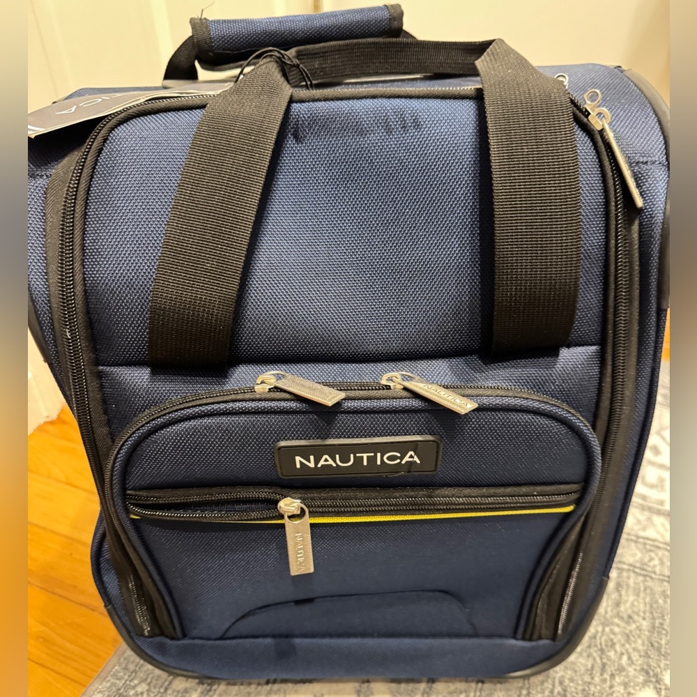 Nautica wheeled luggage
Under seat, Carry-On